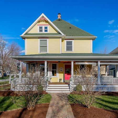 Harrison House Bed & Breakfast Нэпервилл Экстерьер фото