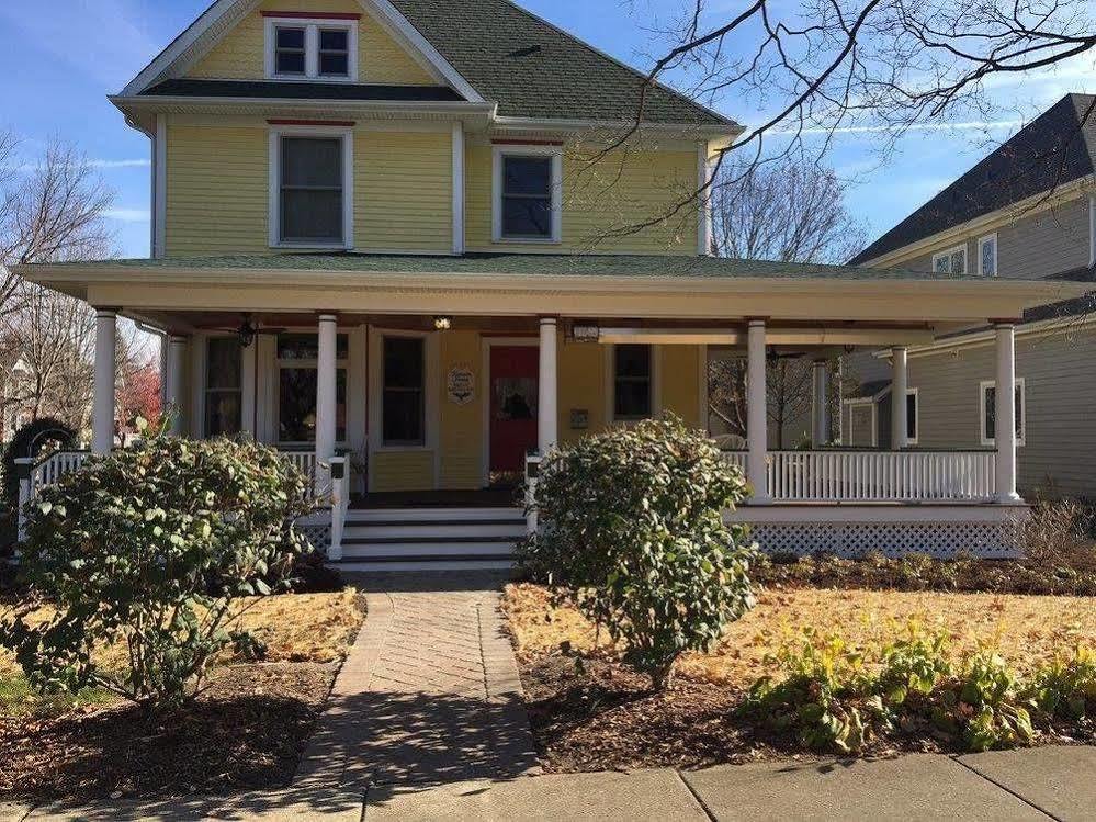 Harrison House Bed & Breakfast Нэпервилл Экстерьер фото
