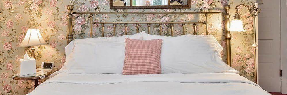 Harrison House Bed & Breakfast Нэпервилл Экстерьер фото