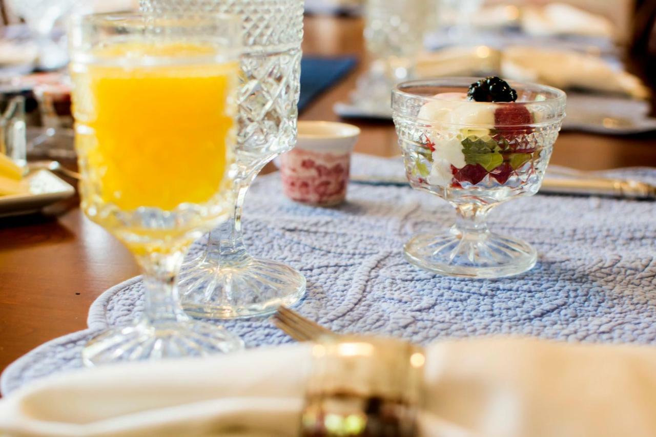 Harrison House Bed & Breakfast Нэпервилл Экстерьер фото