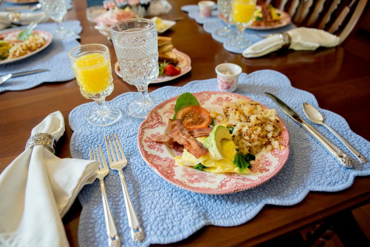 Harrison House Bed & Breakfast Нэпервилл Экстерьер фото