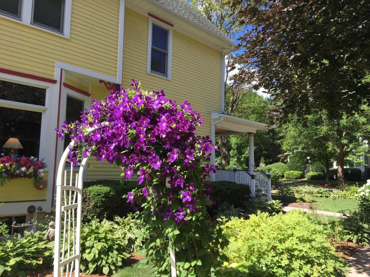 Harrison House Bed & Breakfast Нэпервилл Экстерьер фото