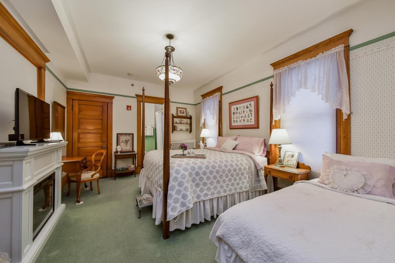 Harrison House Bed & Breakfast Нэпервилл Номер фото